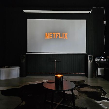 Black Box Cinema Appartement Avec Balneo 에피날 외부 사진