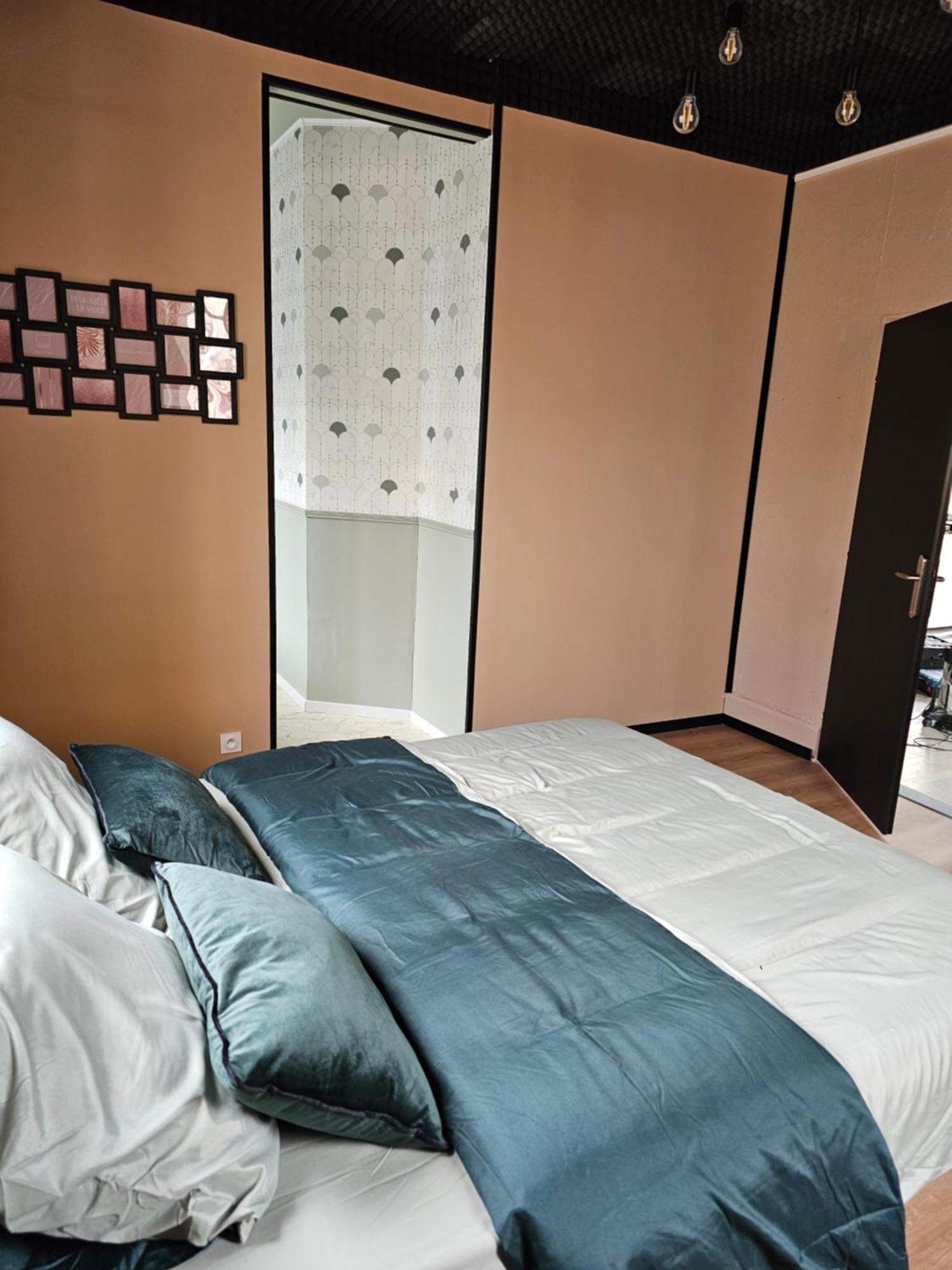 Black Box Cinema Appartement Avec Balneo 에피날 외부 사진